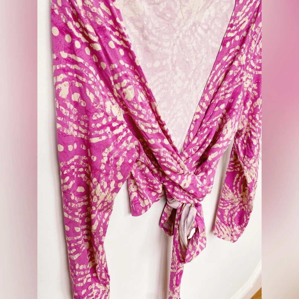 Daily Practice by Anthropologie Cropped Wrap Top in Hot Pink Print Size L - Picture 8 of 14